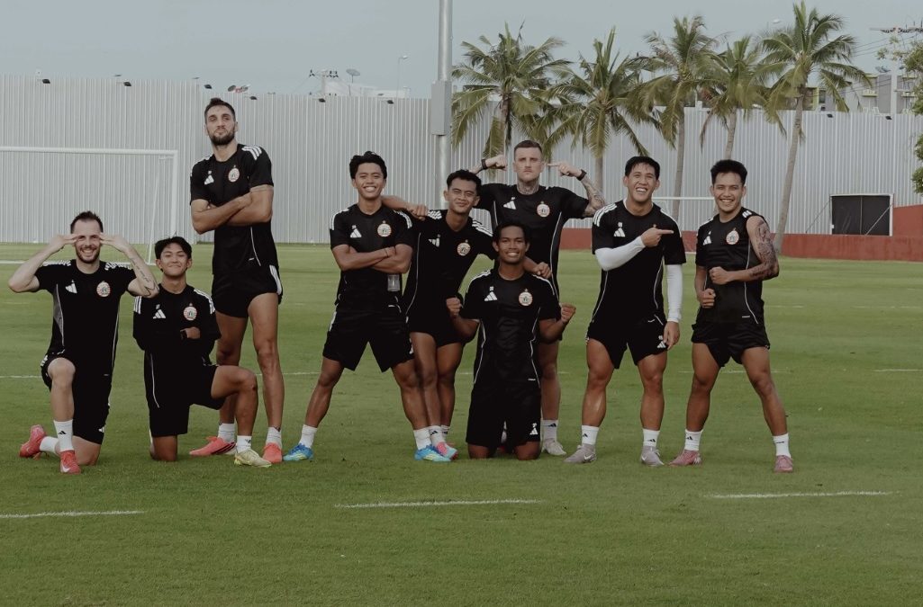 pemain_persija_di_tc_thailand-t1b8_large
