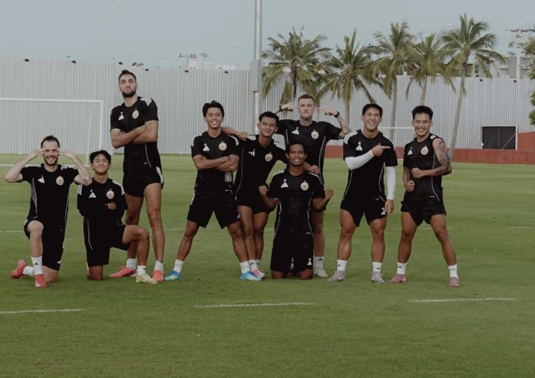 pemain_persija_di_tc_thailand-t1b8_large