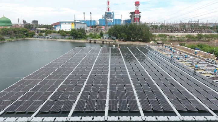 Bahlil Buka Tender PLTS 30 GW, Siapa Minat?