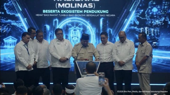 Prabowo Targetkan RI Bangun PLTS 100 GW dalam 4 Tahun