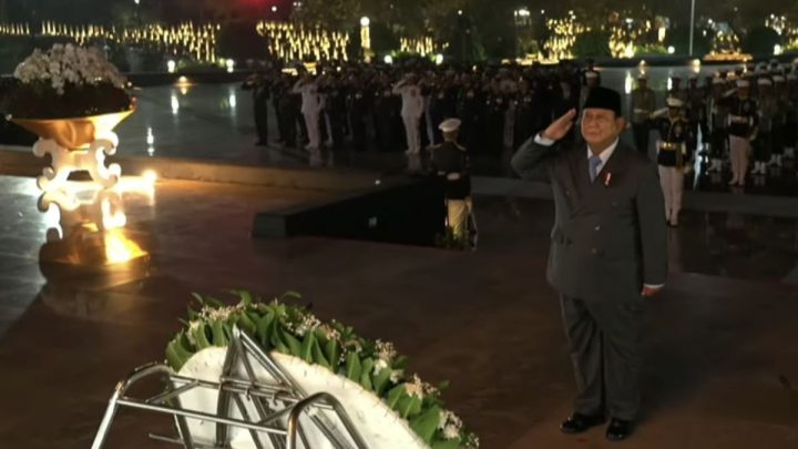 Pimpin Renungan Suci HUT Ke-81 RI di TMP Kalibata, Prabowo Ajak Kenang Jasa Para Pahlawan