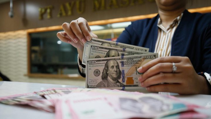 Bungkam Dolar AS, Rupiah Menguat ke Rp17.798