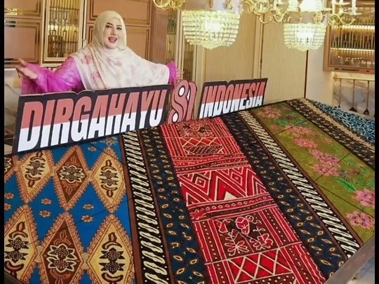 Rayakan HUT ke-81 RI, Tasyi Athasyia Bikin Kue Batik Raksasa 12 Meter